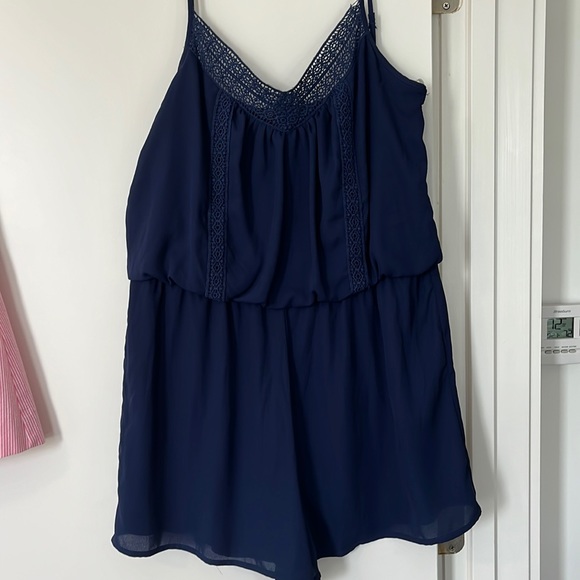 Silky romper - Picture 1 of 2